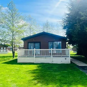 The Beak With Hot Tub Holiday home