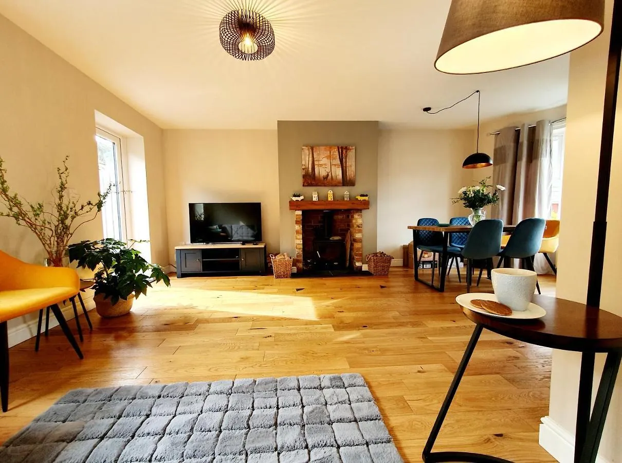 Luxury Coastal Retreat Villa Loftus